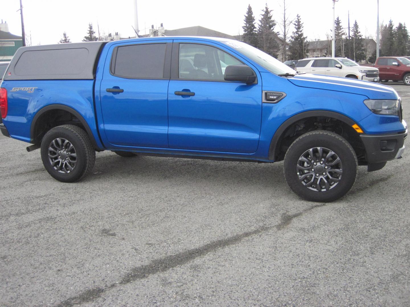 2022 blue /black Ford Ranger XLT super crew (1FTER4FH8NL) , automatic transmission, located at 9530 Old Seward Highway, Anchorage, AK, 99515, (907) 349-3343, 61.134140, -149.865570 - Photo#2